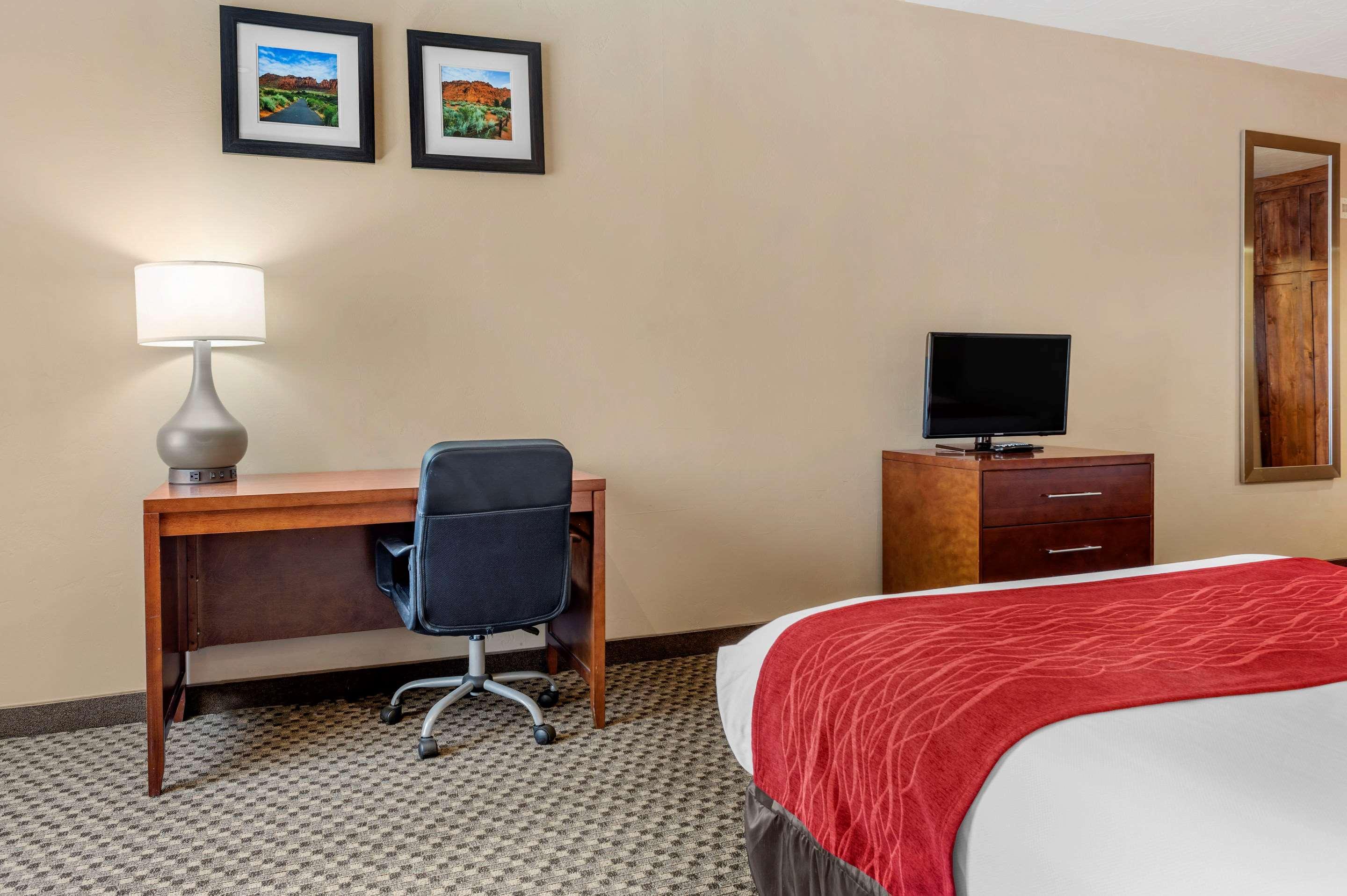Comfort Inn at Centro de Convenciones Saint George Exterior foto