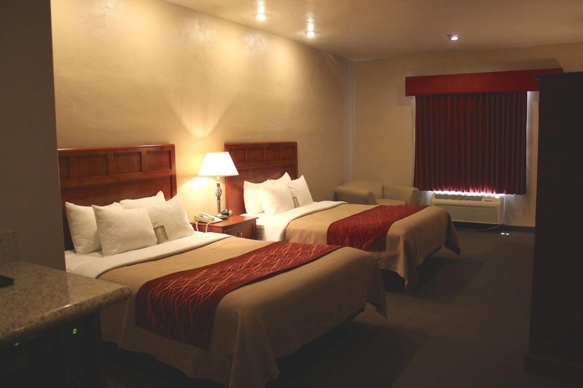 Comfort Inn at Centro de Convenciones Saint George Exterior foto